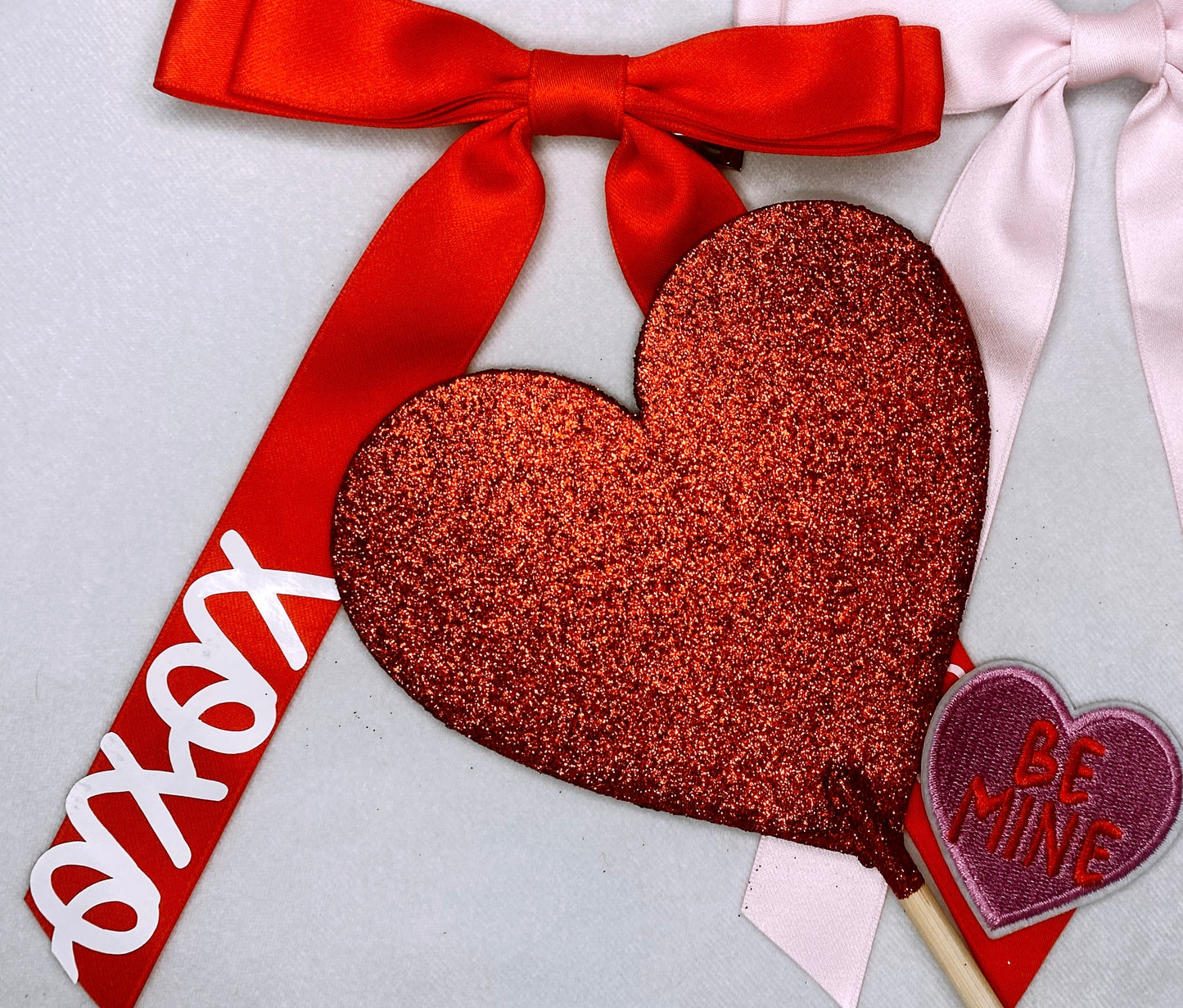 Red XOXO bow