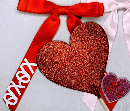 Red XOXO bow