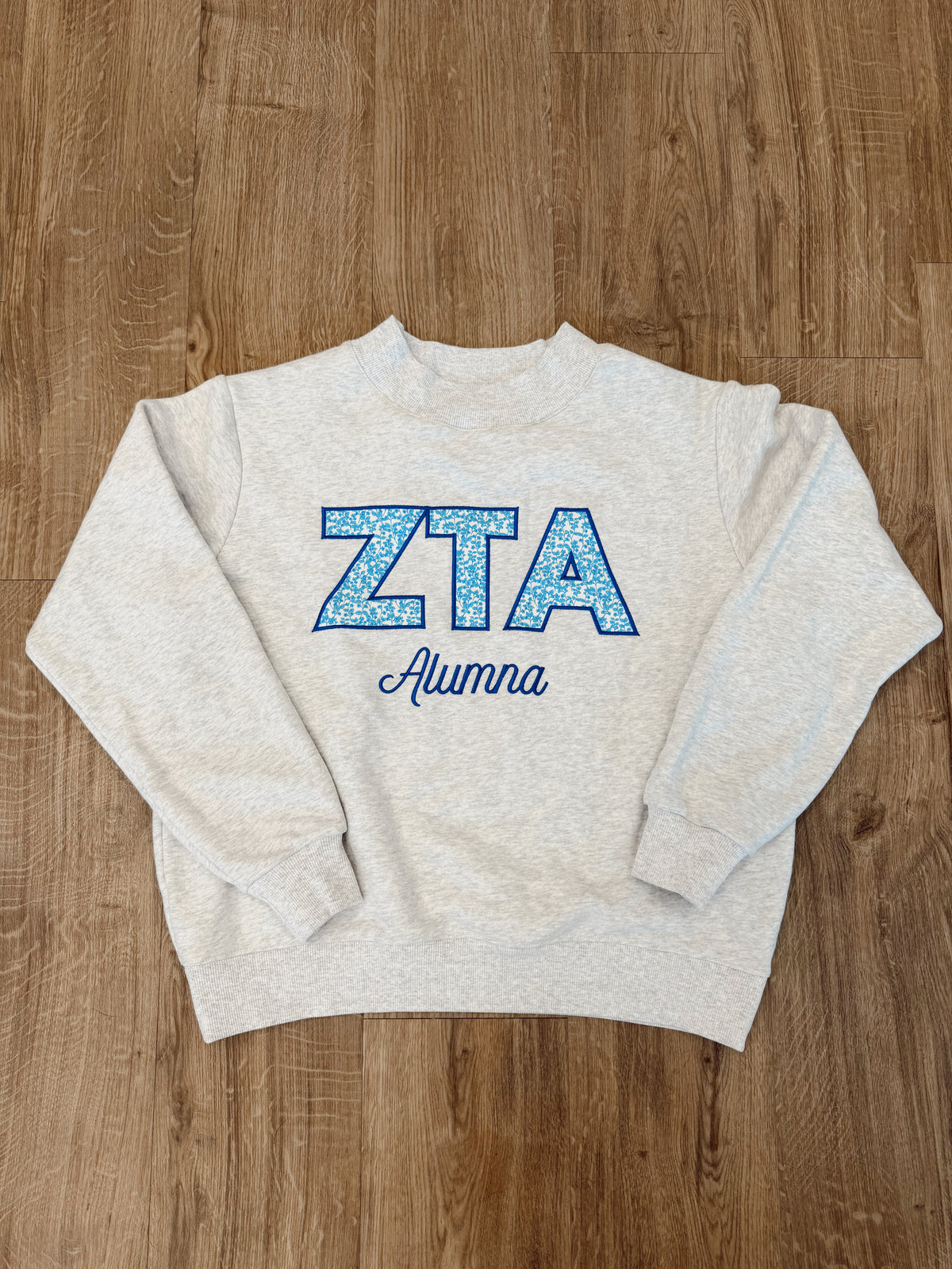 Zeta Alumna Mockneck
