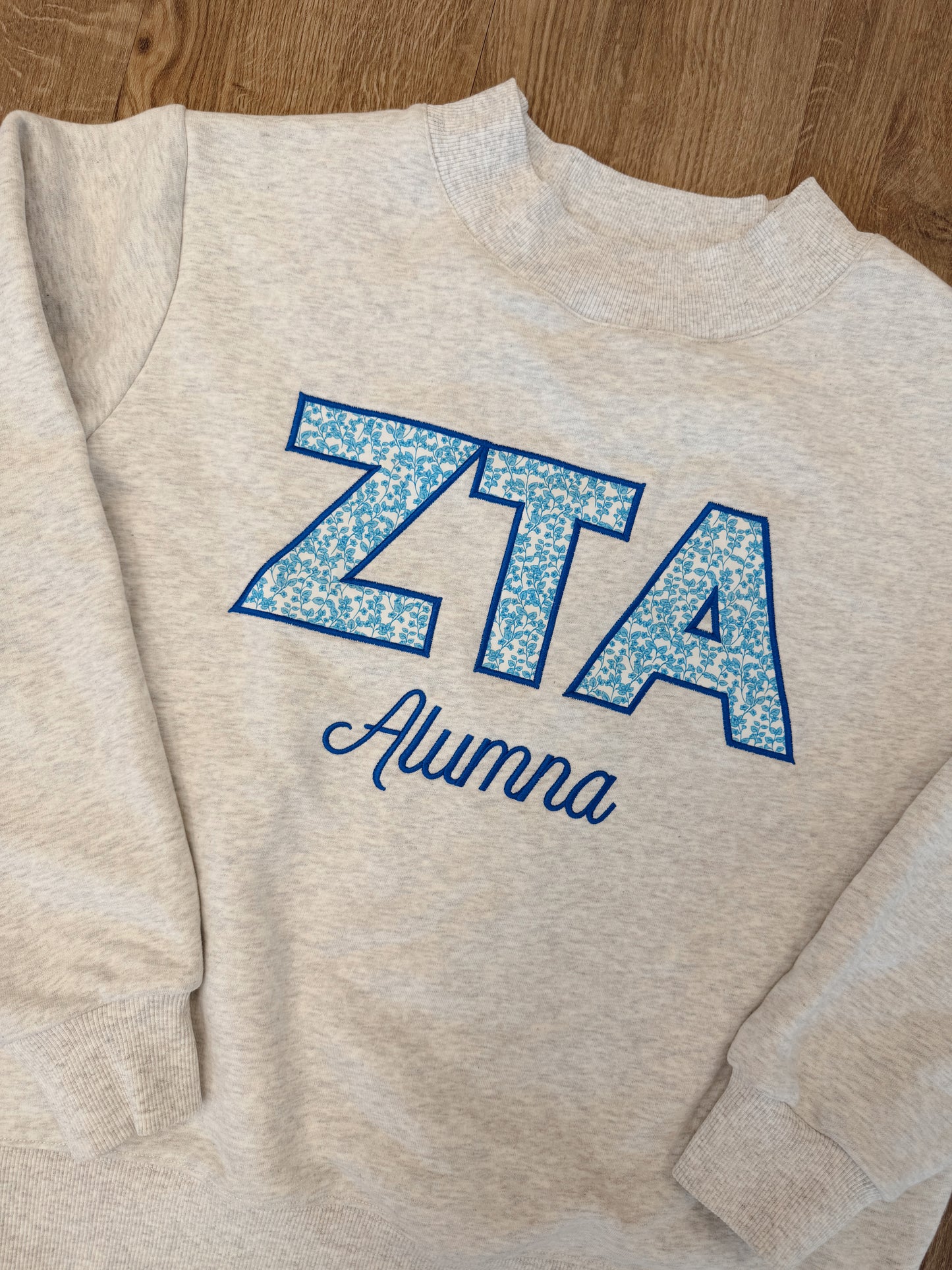 Zeta Alumna Mockneck